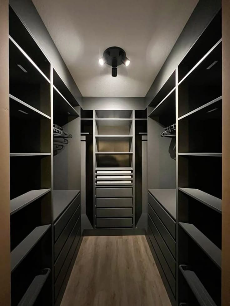 Pomiar ( z dojazdem ) + Projekt 3D + Wycena  MEBLE - GARDEROBA ( w tym skosy )